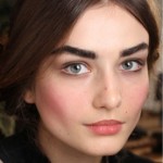 dica sobrancelha grossa verao 2012 4 150x150 Dica: Sobrancelhas grossas serão tendência no verão 2012